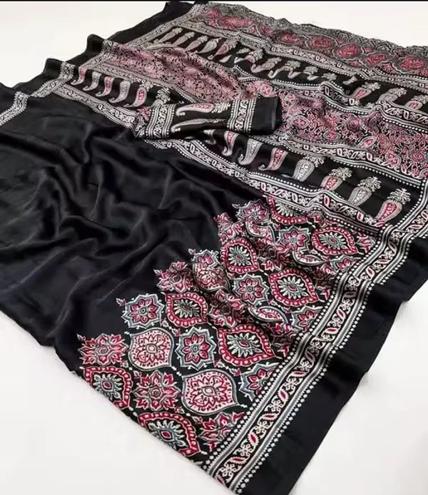 Black_And_Pink_Moss_Silk_Crepe_Saree_Matching_Blouse_Piece_For_Women