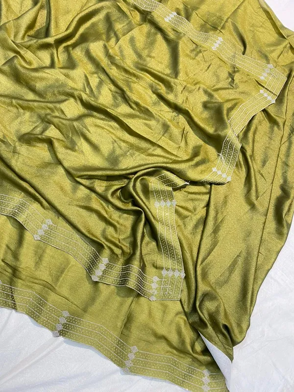 Olive_Green_Mulberry_Silk_Saree_Matching_Blouse_Piece_For_Women