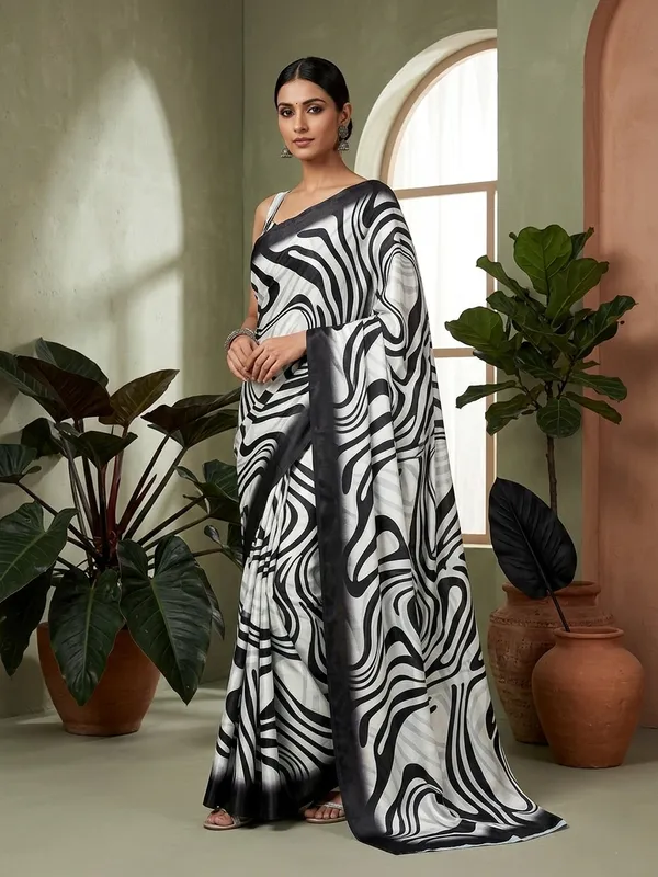 Black_And_White_Moss_Silk_Crepe_Saree_Matching_Blouse_Piece_For_Women
