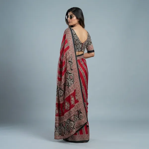 Red_And_Black_Moss_Silk_Crepe_Saree_Matching_Blouse_Piece_For_Women