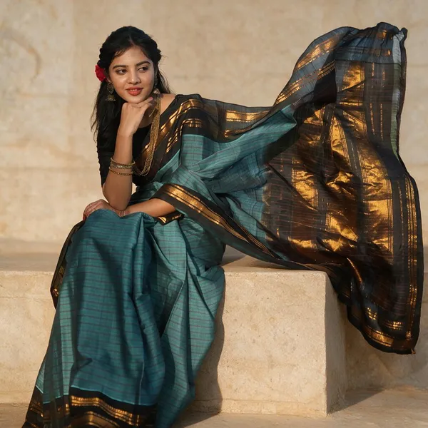 Black_Handloom_Pure_Gadwal_Silk_Saree_For_Women