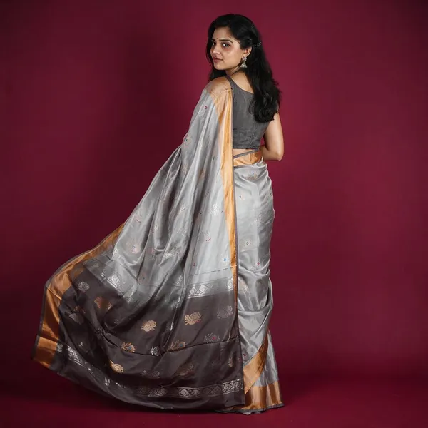 Grey_Handloom_Pure_Uppada_Pattu_Saree_For_Women