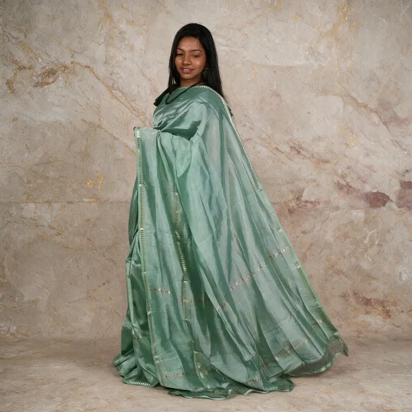 Green_Handloom_Mangalagiri_Pattu_Gap_Border_Saree_For_Women