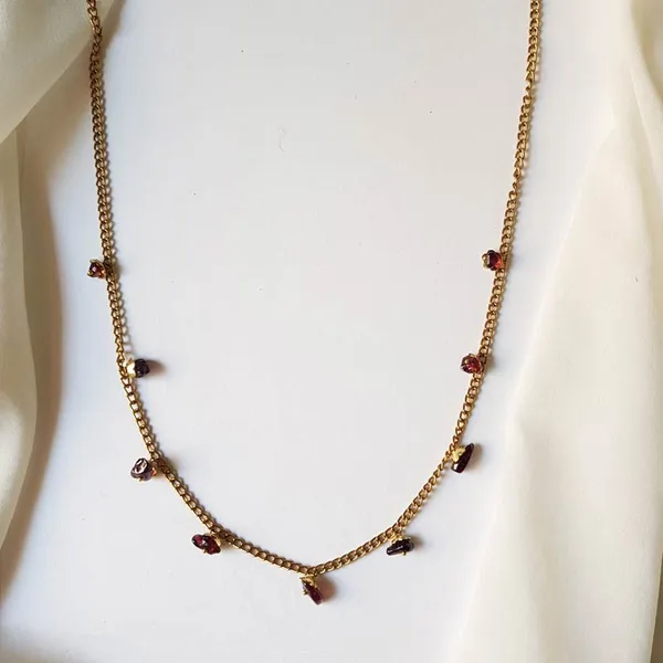 Minimal_Mini_Necklaces_Garnet
