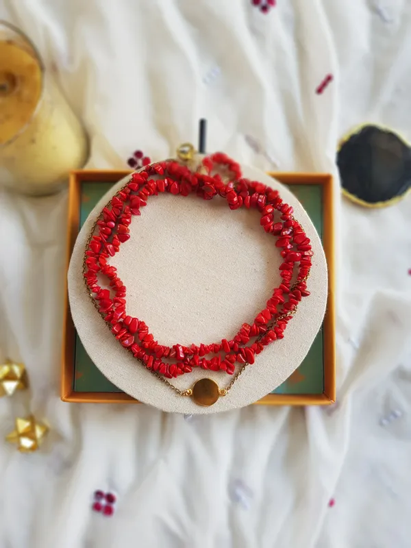 Minimal_Style_Coin_Layer_Neckpieces_Red
