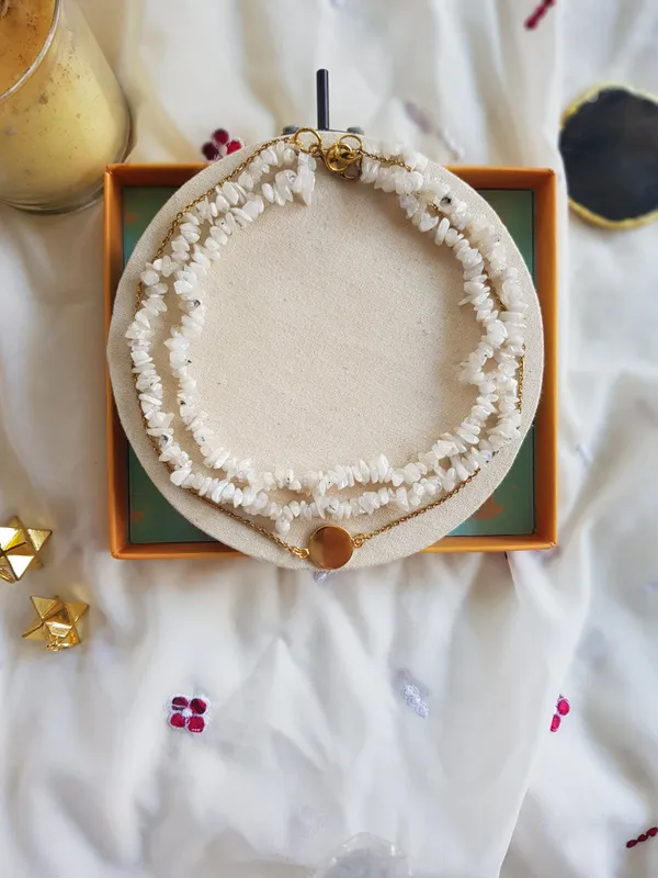 Minimal_Style_Coin_Layer_Neckpieces_White
