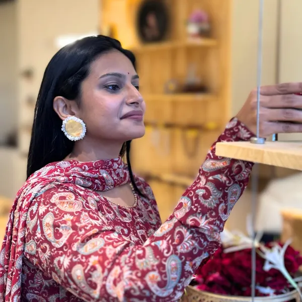 Ivory_White_Disc_Earrings