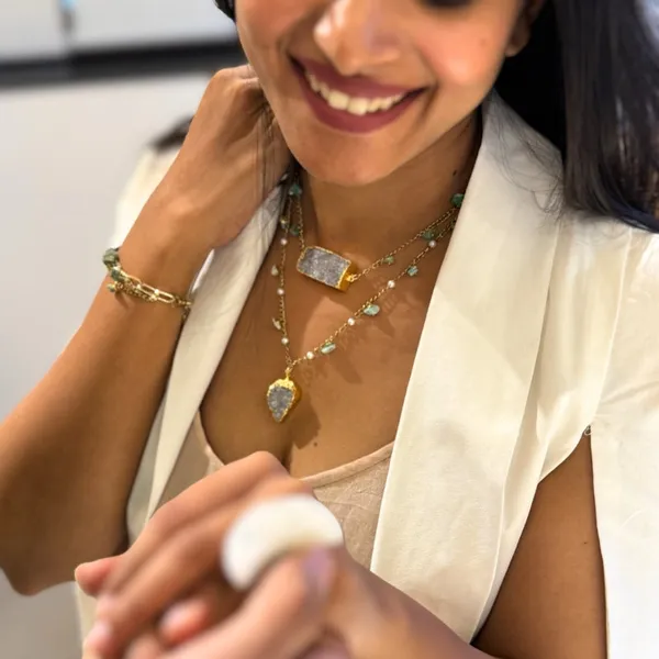 Jasmine_White_Green_Stones_Necklace