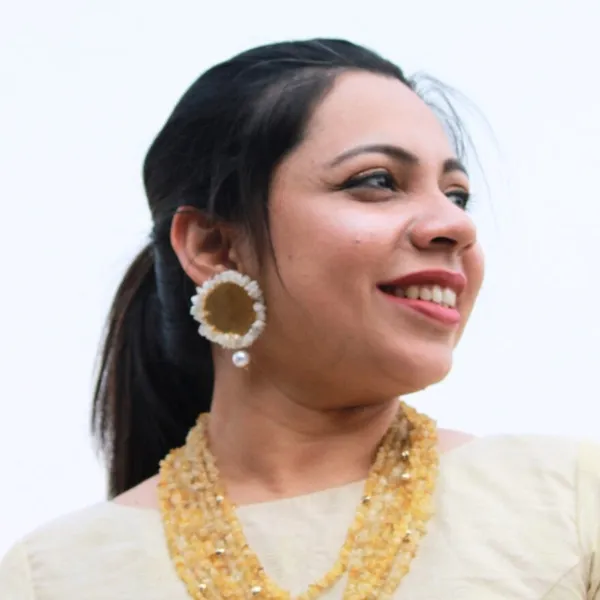 Chandelier_Aur_Phool_White_Stones_Earrings_Set