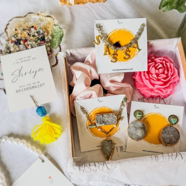 Sassy_Shine_Treasure_Bridesmaid_Gift_Box