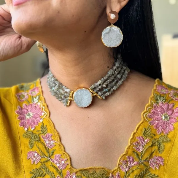 Mystic_Green_Radiance_Choker_Set_Grey