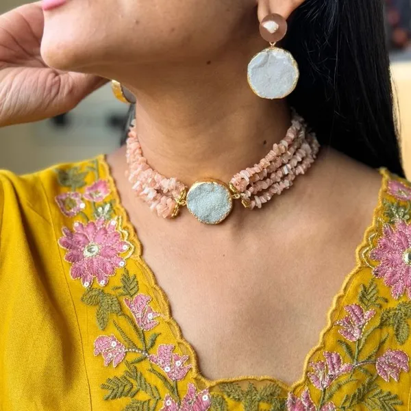 Mystic_Green_Radiance_Choker_Set_Peach