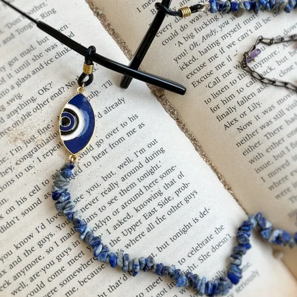 Peridot_Pop_Specs_Chain_Holder_Blue