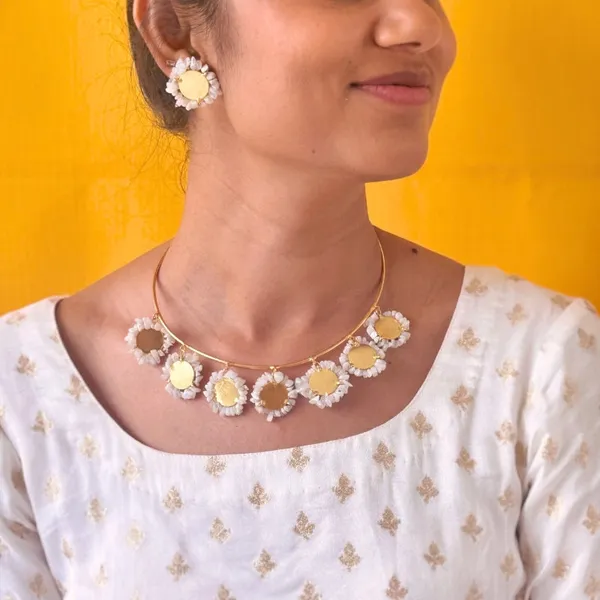 Fusion_Raag_Coins_Hasli_Set_White