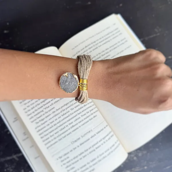 Or_A_Bohemian_Bracelet_Round