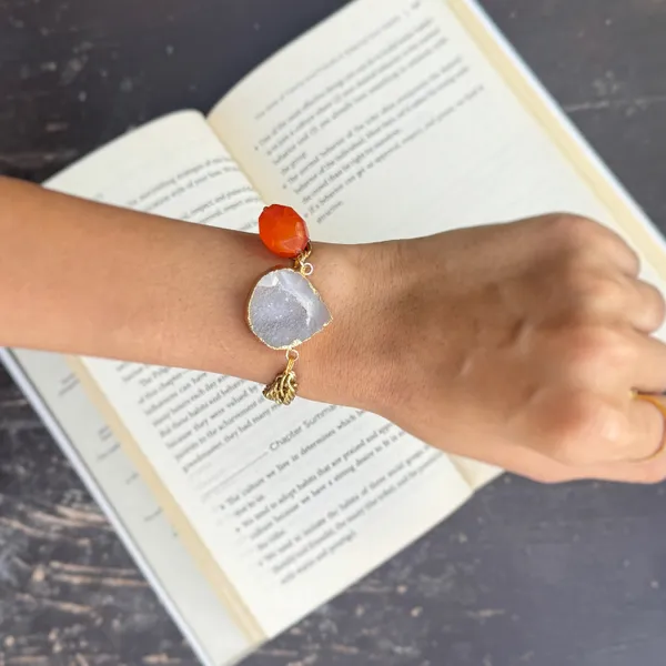 Fanta_Hint_Agate_Luxe_Chain_Bracelet