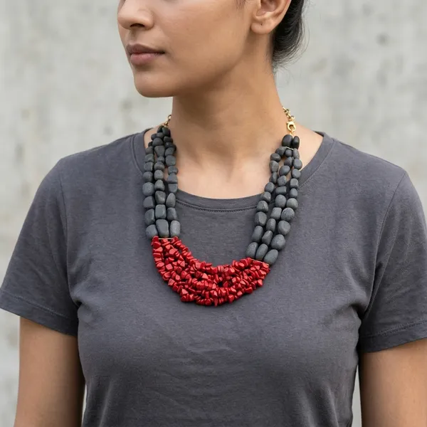 Red_Humming_Statement_Necklace_Red_And_Black