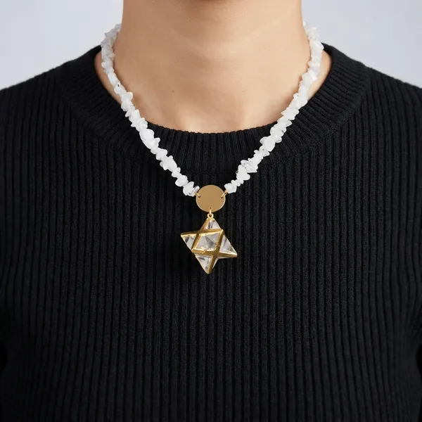 Snowy_Garland_Necklace