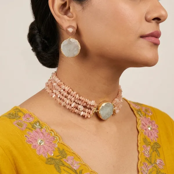 Mystic_Green_Radiance_Choker_Set_Peach