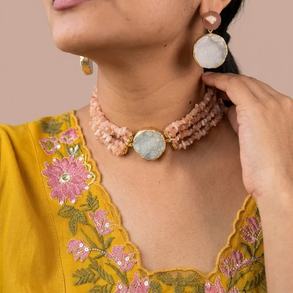 Mystic_Green_Radiance_Choker_Set_Peach