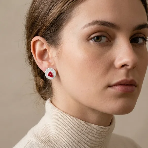Lumi_Re_Red_Minimal_Studs_Red