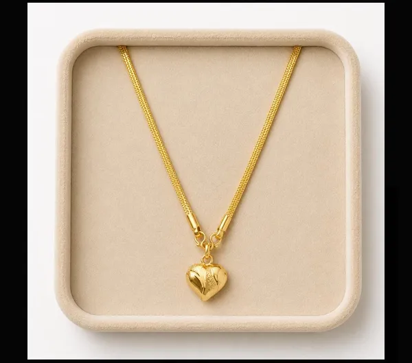 Gold_Alloy_Engraved_Heart_Pendant_Chain_Necklace_For_Women