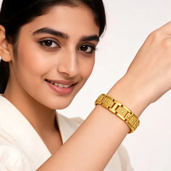 Gold_Alloy_Geometric_Textured_Link_Chain_Bracelet_For_Women