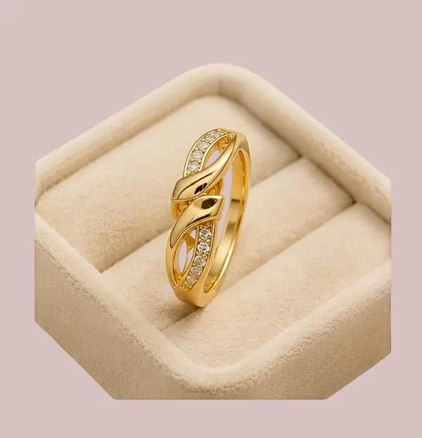 Gold_Alloy_Twisted_Crystal_Studded_Ring_For_Women