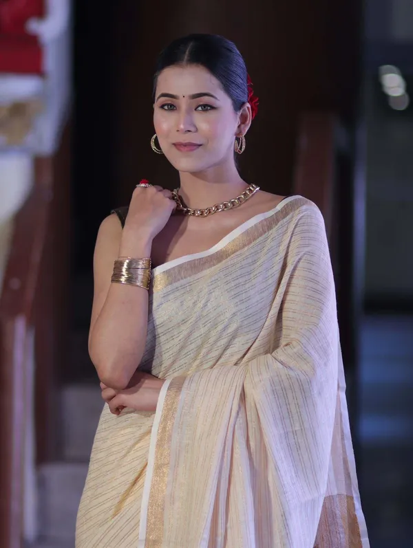 Off_white_Semi_Linen_Zari_Strips_saree
