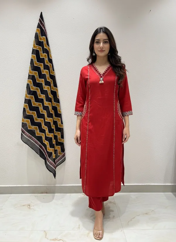 Featuring_Beautiful_Heavy_Set_Which_Is_Beautifully_Decorated_All_Over_Handwork_On_Suit_Roamn_Silk_Swdh05