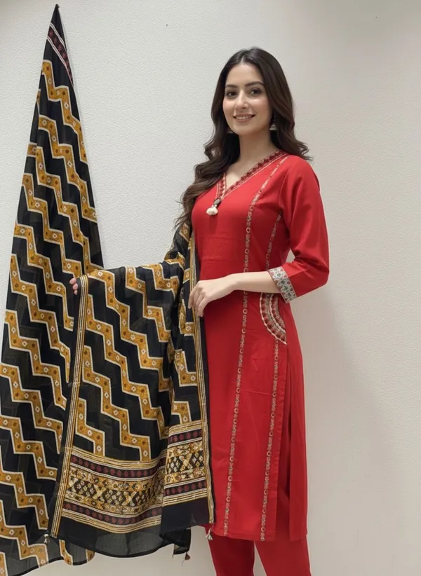 Featuring_Beautiful_Heavy_Set_Which_Is_Beautifully_Decorated_All_Over_Handwork_On_Suit_Roamn_Silk_Swdh05