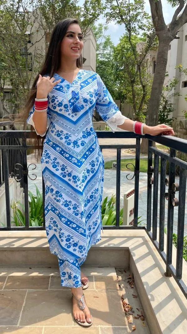 Pure_Fine_Cotton_Fabric_Beautiful_Less_On_Neck_Kurti_With_Pant_With_Cotton_100_100_Swsk19