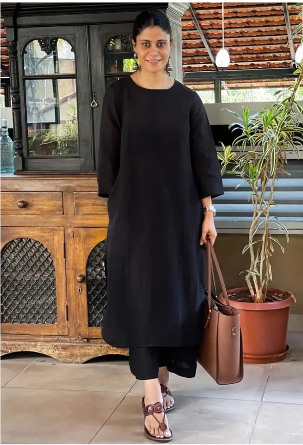 Upgrade_Your_Office_Wear_Wardrobe_With_This_Classy_Yet_Chic_Monochrome_Pant_Set_For_All_Day_Comfort_And_Trendy_Look_Swsk13_Black
