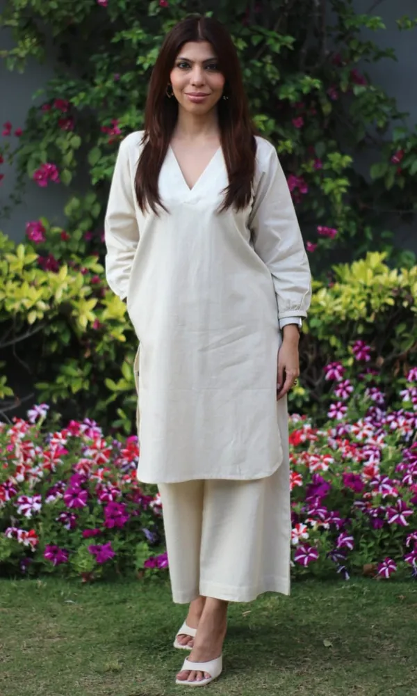 Upgrade_Your_Office_Wear_Wardrobe_With_This_Classy_Yet_Chic_Monochrome_Pant_Set_For_All_Day_Comfort_And_Trendy_Look_Swsk12_White
