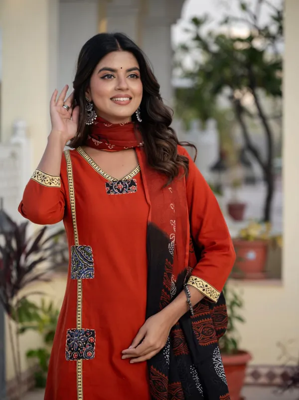 Beautifull_Straight_Petan_Set_With_Beautiful_Pech_Work_And_Hand_Katha_Work_On_All_Over_Kurti_Swsk11_Magenta_Pink