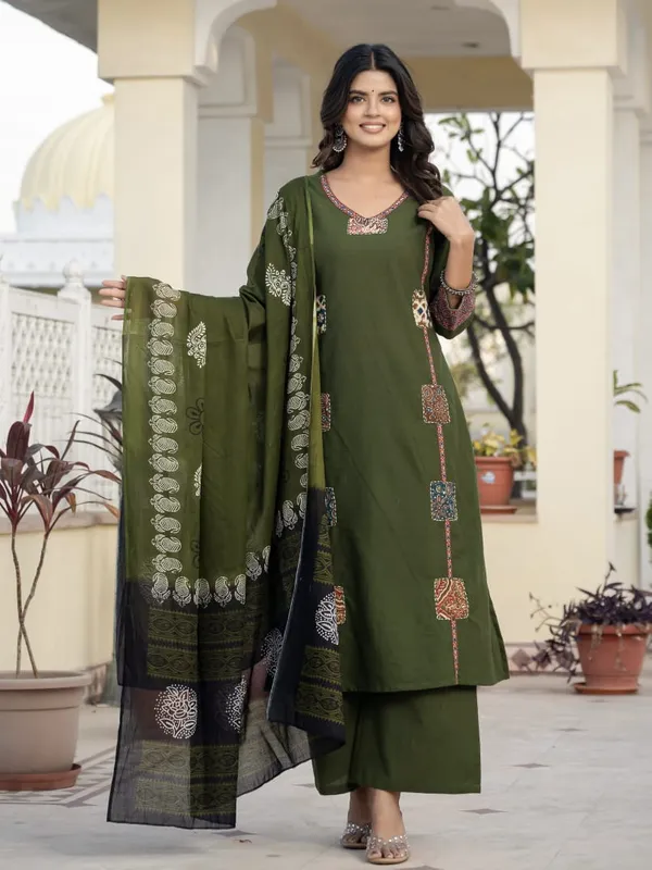 Beautifull_Straight_Petan_Set_With_Beautiful_Pech_Work_And_Hand_Katha_Work_On_All_Over_Kurti_Swsk11_Green