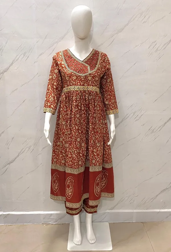New_Stylish_And_Affordable_Beautiful_Look_Straight_Set_With_Beautiful_Print_And_Fabric_Pure_Cotton_Swsk09_Purple