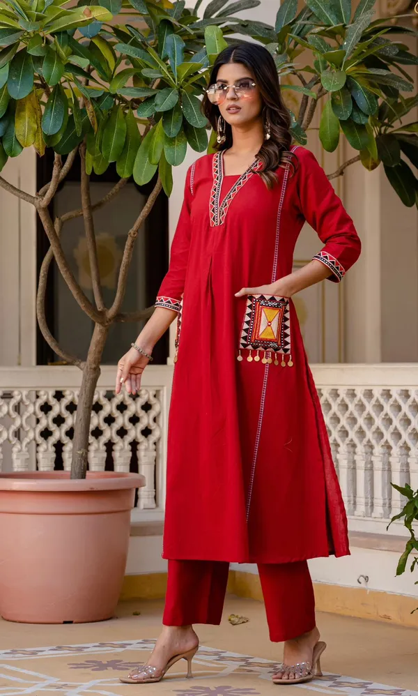 New_Stylish_And_Affordable_Beautiful_Look_Start_A_Line_Set_With_Beautiful_Elephant_Print_And_Fabric_Pure_Cotton_Swsk05_Red