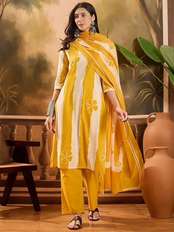 Designer_Festive_Wear_Kurta_Set_With_Statement_Dupatta_Swsk43_Pink