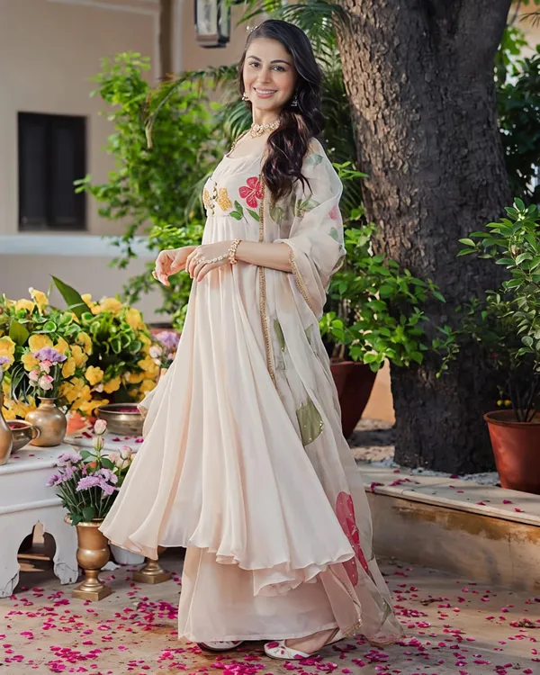 Ivory_Blossom_Grace_Anarkali_Suit_Rrrd34