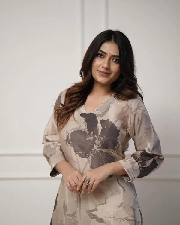 Enjoy_New_Floral_Kurta_Pant_Set_With_Amazing_Lace_Work_Rd03_Nude_Cream