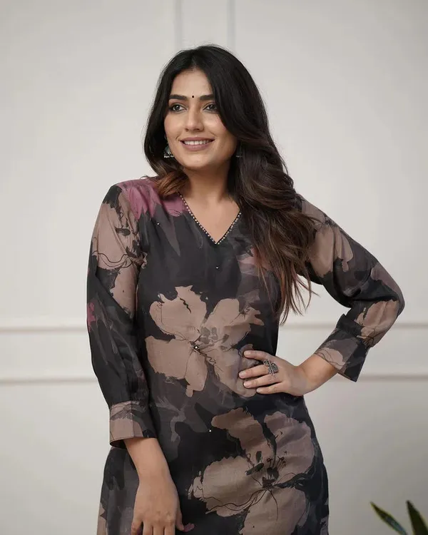 Enjoy_New_Floral_Kurta_Pant_Set_With_Amazing_Lace_Work_Rd03_Black