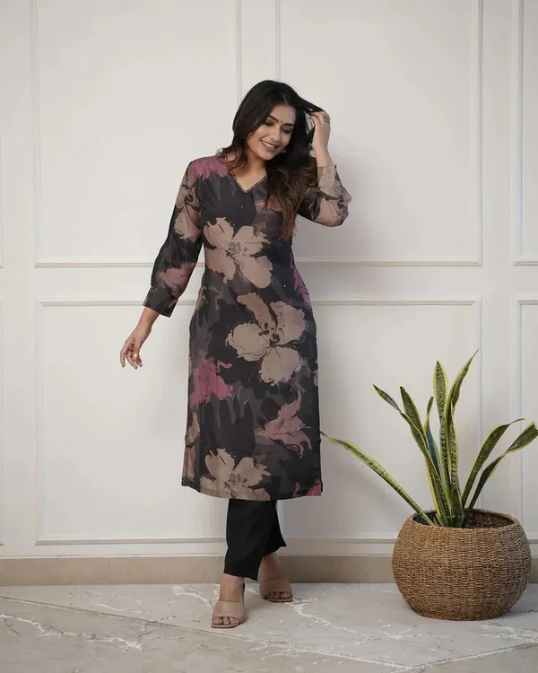 Enjoy_New_Floral_Kurta_Pant_Set_With_Amazing_Lace_Work_Rd03_Black