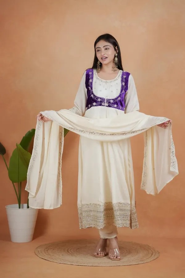 New_Launching_3_Piece_Suit_Set_With_Beautiful_Yoke_New_Heavy_Designer_Embroidery_Work_Suit_Set_Rrrd38