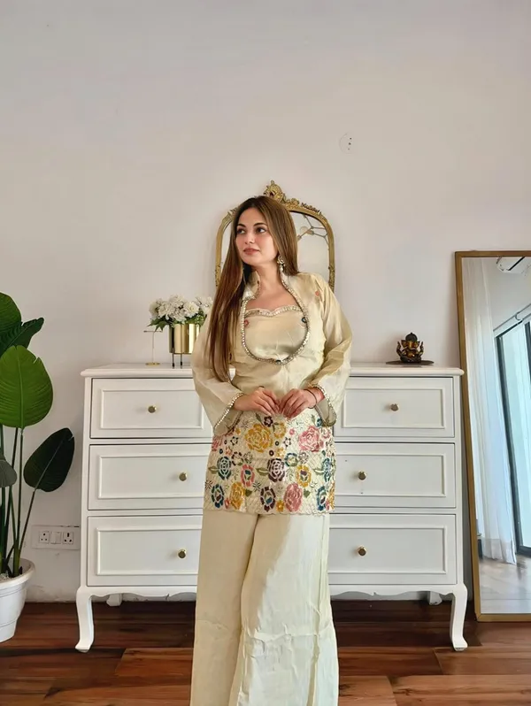 Featuring_Beautiful_Heavy_Suit_Set_Rrr46
