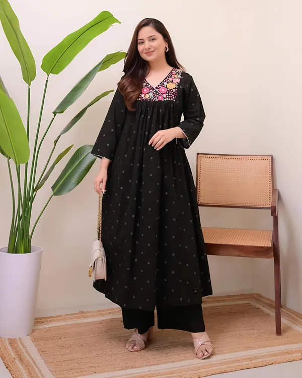 For_A_Festive_Gathering_You_Ll_Can_Opt_For_Our_Mahroon_Black_Simple_Suit_Swsk62_Black