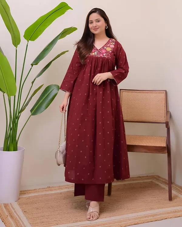 For_A_Festive_Gathering_You_Ll_Can_Opt_For_Our_Mahroon_Black_Simple_Suit_Swsk62_Maheroon