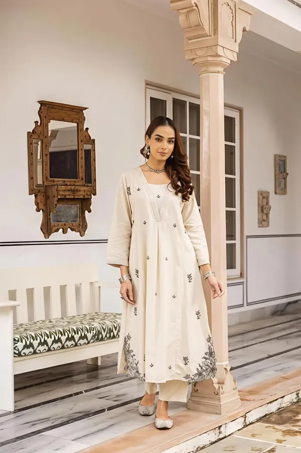 Daily_Kitty_Party_Look_Stylish_Charming_Swsk64