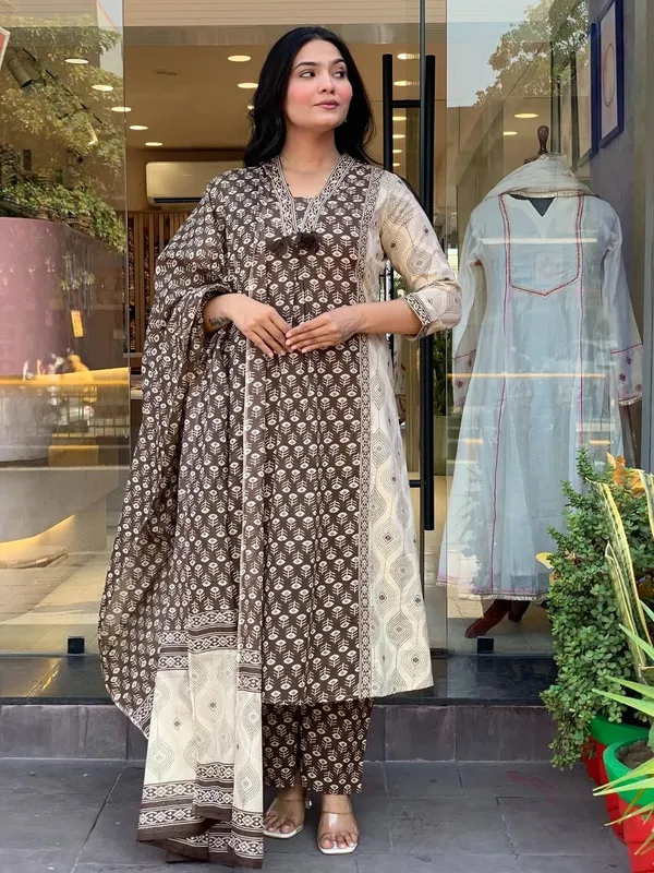 The_Perfect_Of_Traditional_Wear_Rd52