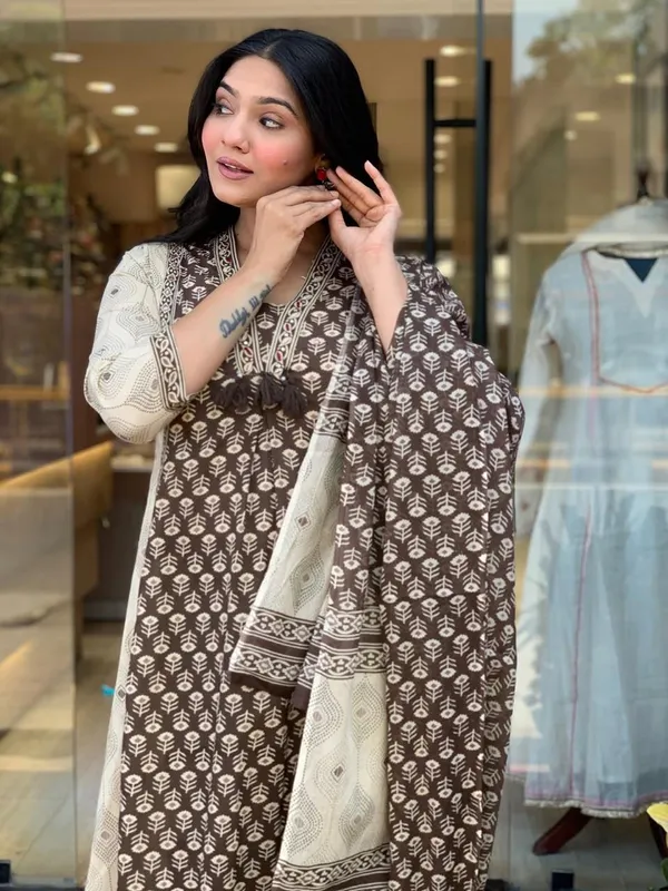 The_Perfect_Of_Traditional_Wear_Rd52